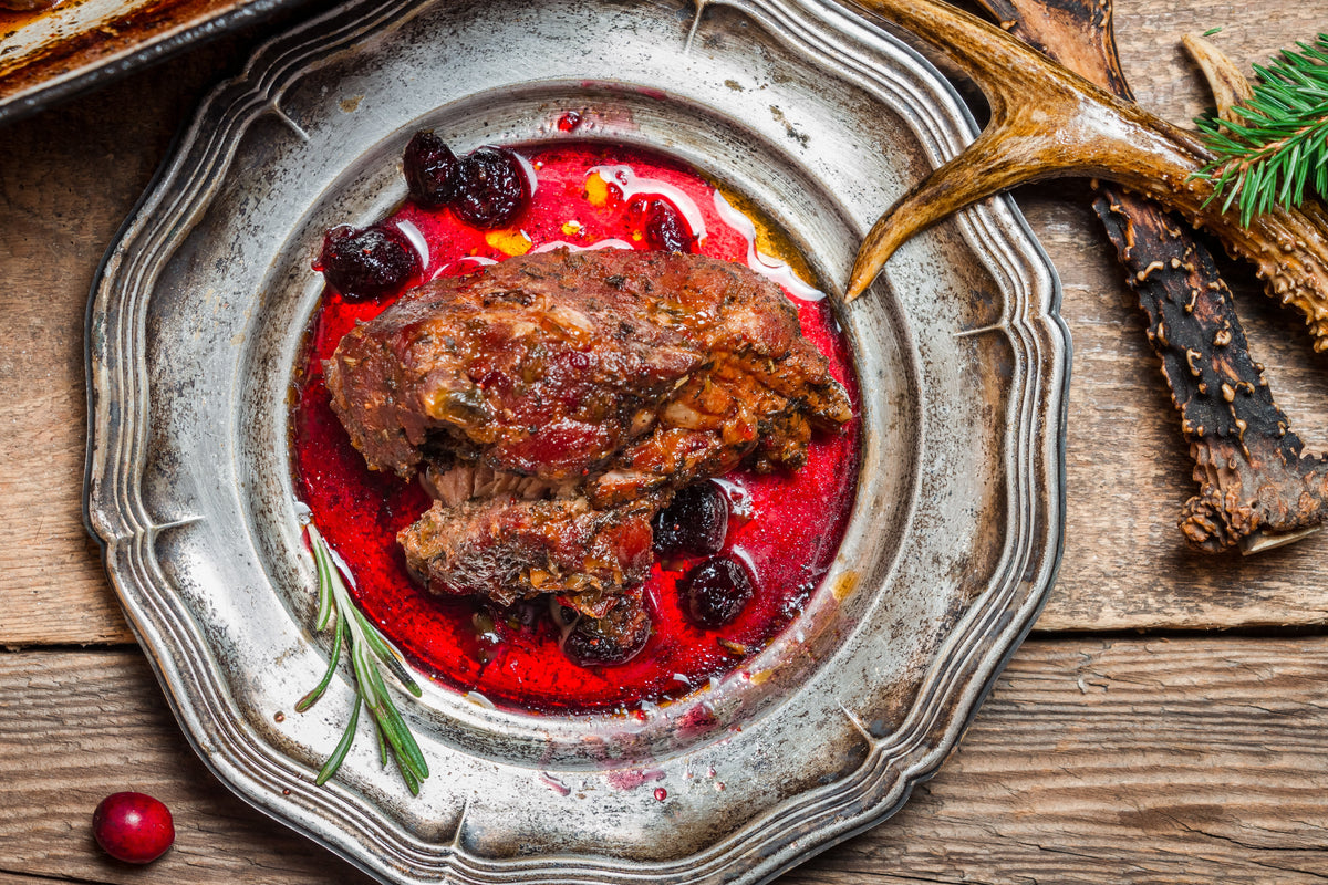 Atze's Finest: Wildschweinbraten mit Pflaumen und Wacholderbeeren